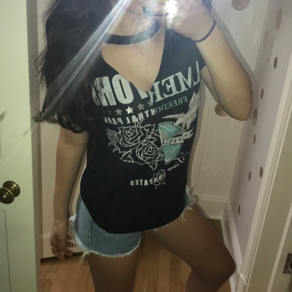 Style Angeles Split Graphic Tee